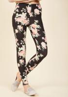 Modcloth All Kinds Of Cozy Leggings In Roses