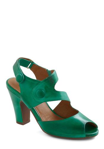 Trendy Trotting Heel