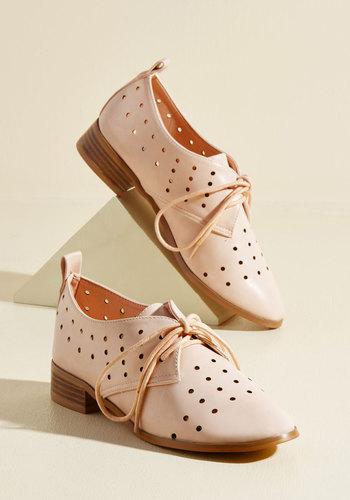  Inspiring Excursion Oxford Flat In Blush In 6