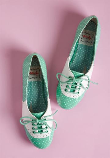 Bettiepage Study Buddies Oxford Flat In Dotted Mint In 11