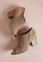 Modcloth Intricate Appreciation Peep Toe Bootie In 6