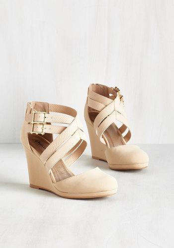 Eastlioncorpqupid Boost Your Bliss Wedge In Beige