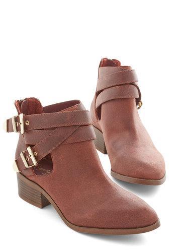 Seychelles Scoundrel Bootie In Auburn