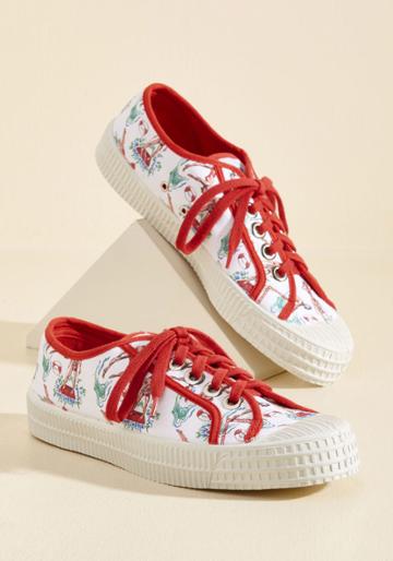  Dive Into Delight Sneaker In 41