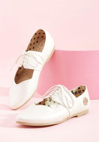 Lolyinthesky Celebratory Sweetheart Flat