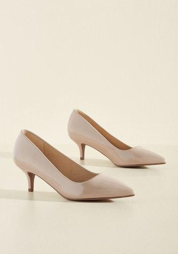  Sleek And Low Heel In Beige In 6.5