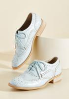 Modcloth Talking Picture Oxford Flat In Sky