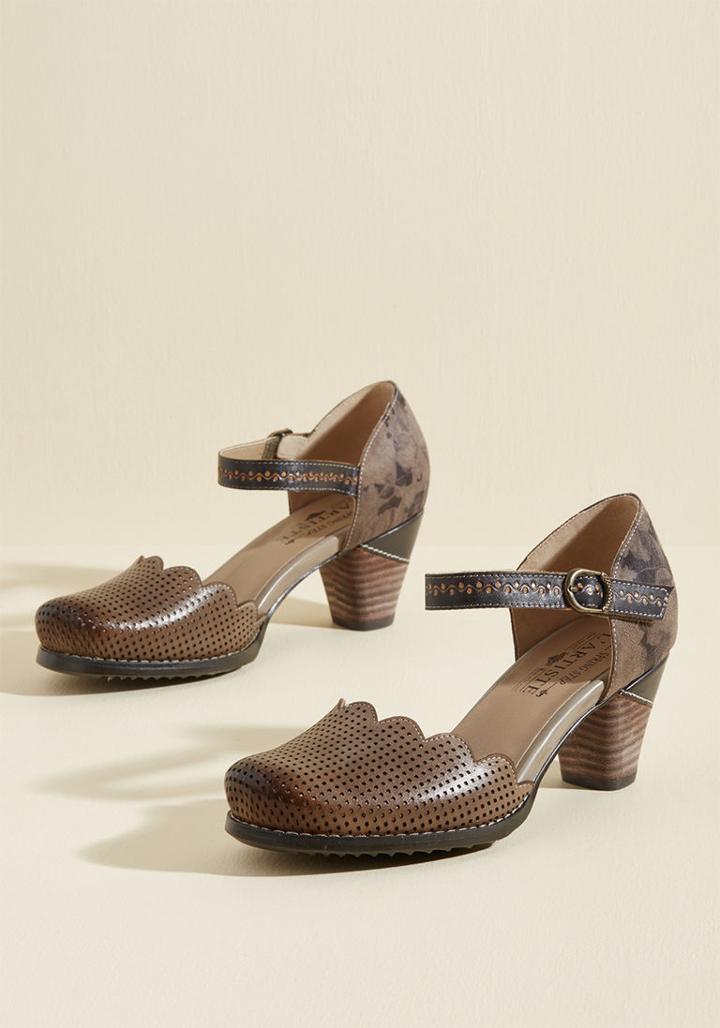 Modcloth Unique Sweetness Leather Heel In Taupe In 41