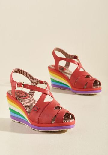  A Trot Of Gold At The End Wedge In Crimson In 40