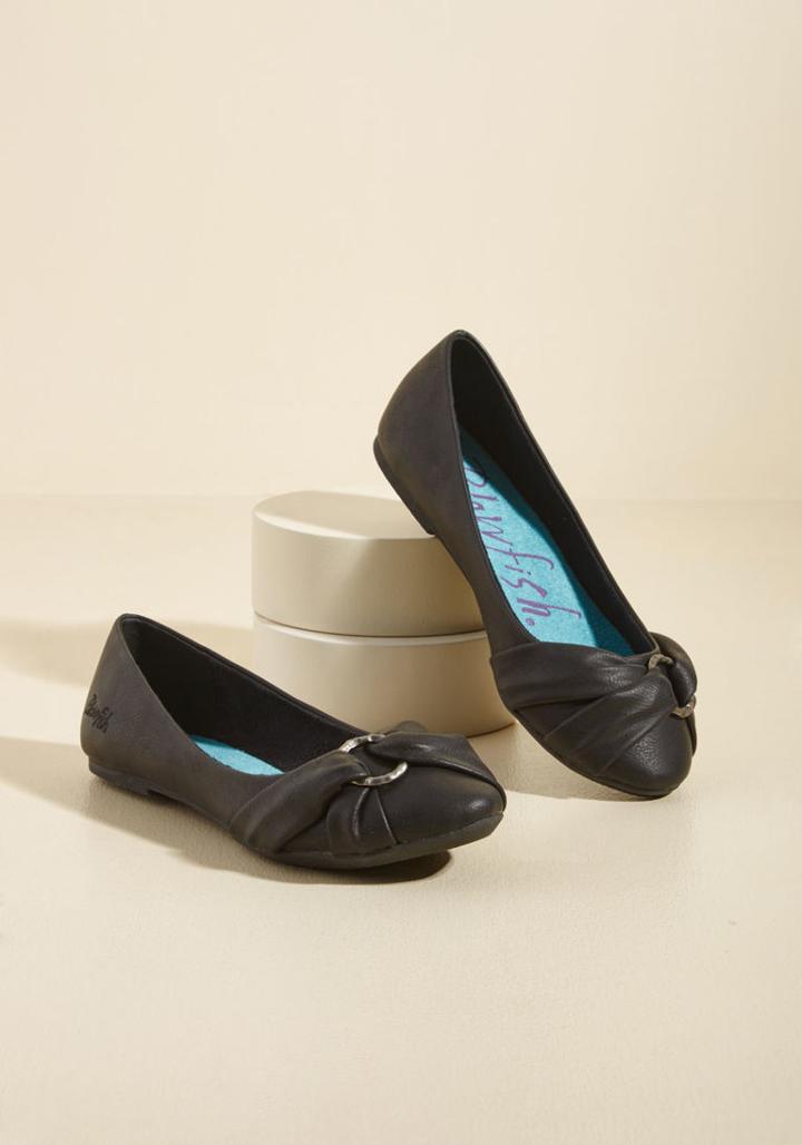 Modcloth Loop Both Ways Flat In Black In 7