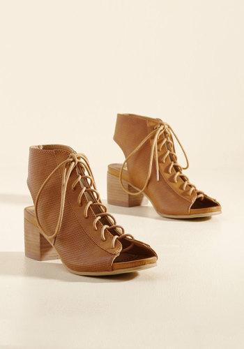  Make Your Pleasance Known Block Heel In 7