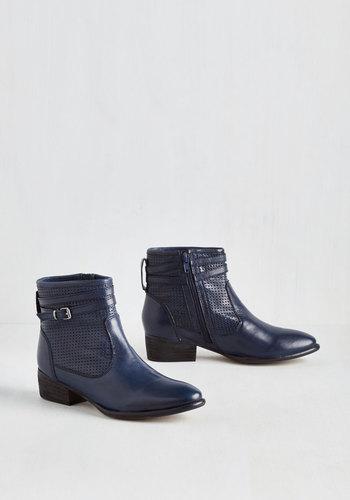 Seychelles Sanctuary Bootie In Navy