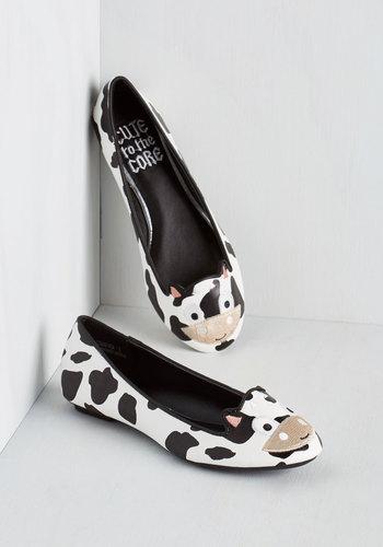 Yru Creature Presentation Flat In Cow