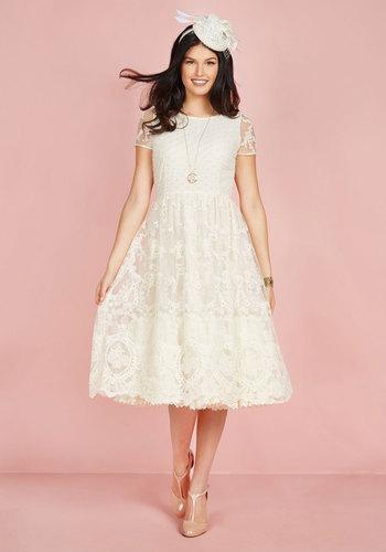  Bliss Way Up Midi Dress In Ivory In S