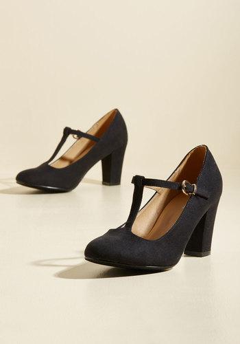  Spellbinding Stroll T-strap Heel In Onyx In 38