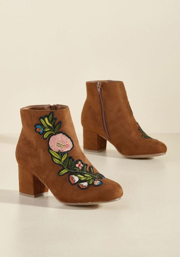  Applique Sashay Block Heel Bootie In 10