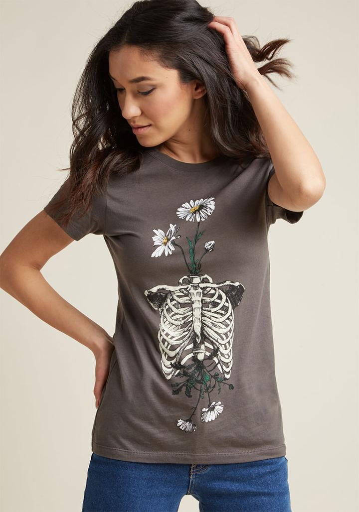 Modcloth At Vase Value Graphic Tee In Xxxl