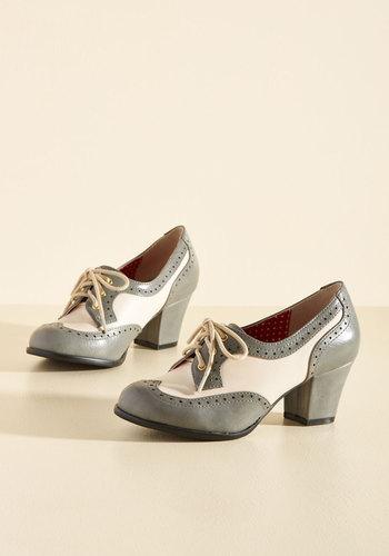  Oxford Comment Block Heel In Stone In 6