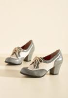  Oxford Comment Block Heel In Stone In 6