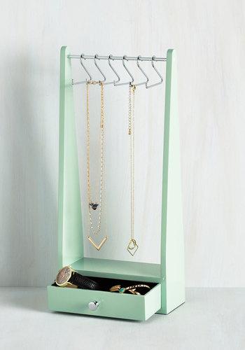 Umbra Organization Worth Applauding Jewelry Stand
