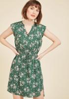 Modcloth A Way With Woods Floral Dress In Fern