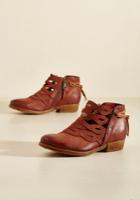  Weaving In And Haute Leather Bootie In 40