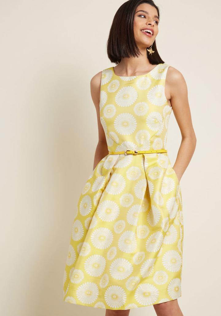 Modcloth Sixties Sparkle Fit And Flare Dress In Daisy In L
