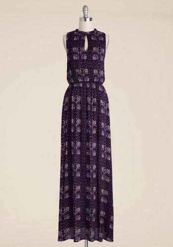  Up And Welcoming Maxi Dress In S