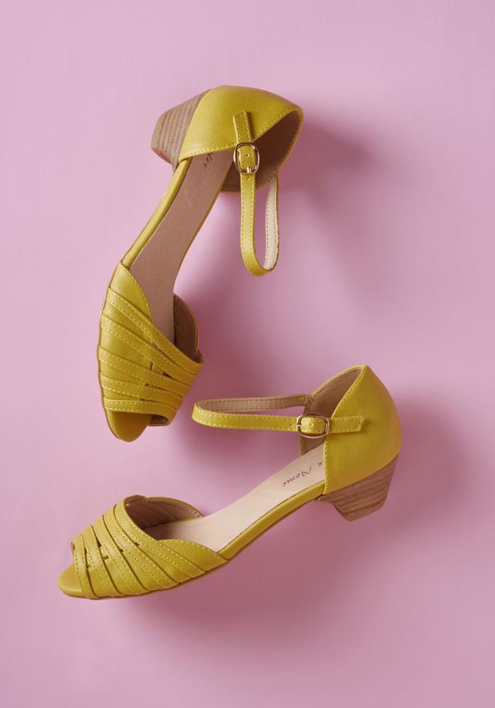 Modcloth Mid-height Delights Peep Toe Heel In Mustard In 39