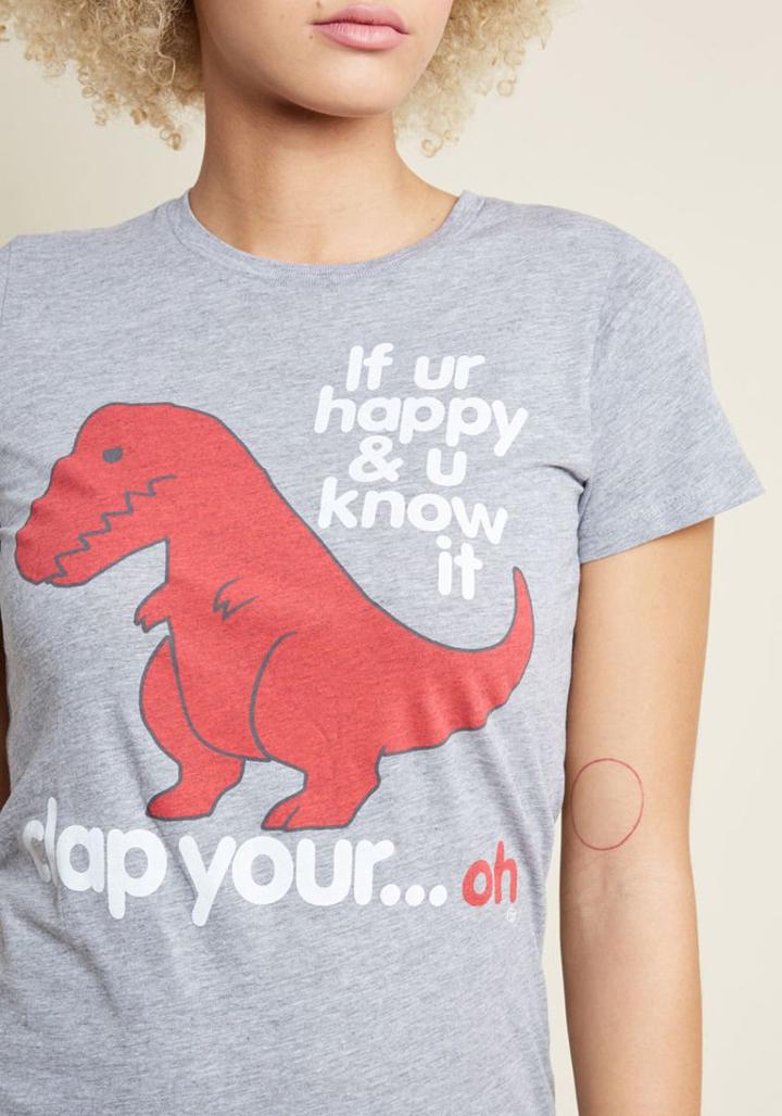 Modcloth Out Of Arms Way Graphic Tee In Applause In Xxl