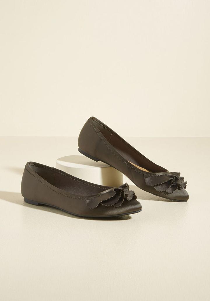 Modcloth Lovin' Those Ruffles Ballet Flat In Seaweed In 6.5