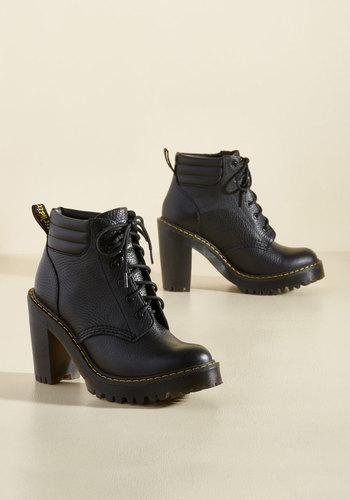  Avant-garde Announcement Leather Bootie In 6