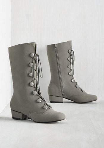  A Ton Of Kicks Boot In 8.5