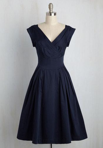  Keener Postures Midi Dress In Navy In Xxs