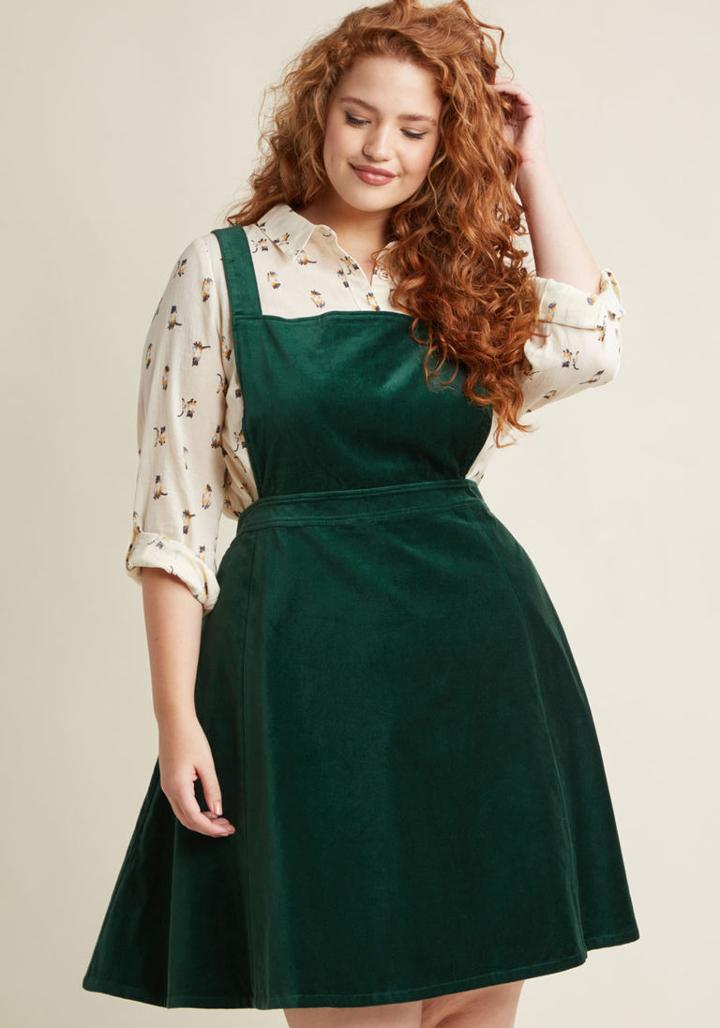 Modcloth Cupcake Consultant Velvet Jumper In Emerald In 4x