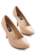 Elegantfootwear Boogie Downtown Heel In Beige