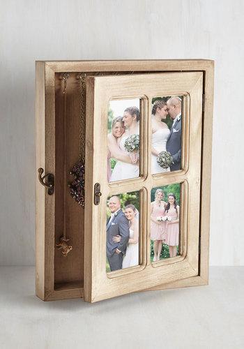 Shiraleah See To Believe Jewelry Stand