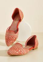  Well-stepped Flat In Coral In 9