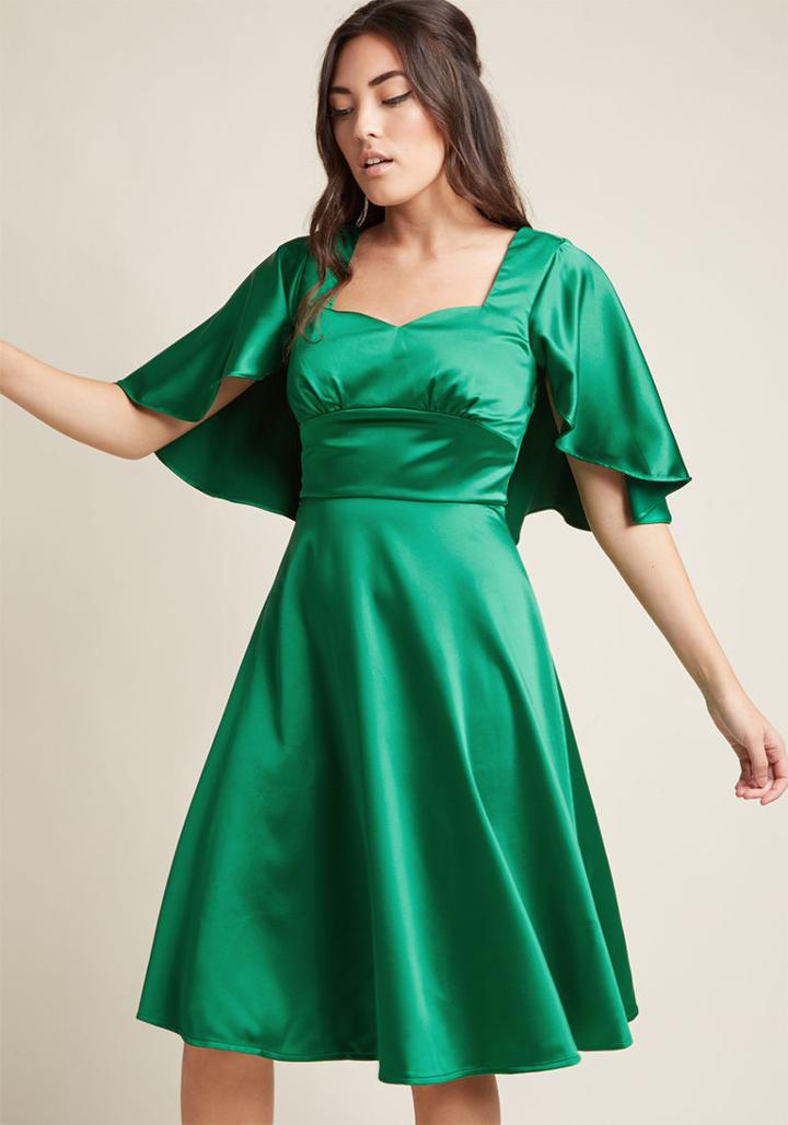 Modcloth Retro Revelry Cape Dress In Emerald In L