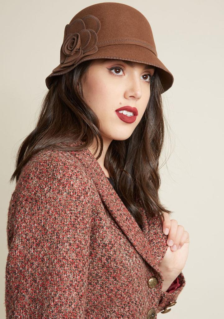Modcloth In Cloche Proximity Hat