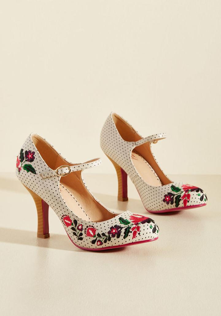 Banned Banned Sass With Flying Colors Heel In Ivory