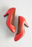 Intouchfootwear In A Classic Of Its Own Heel In Coral
