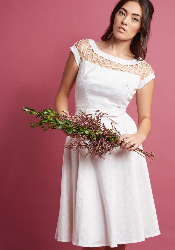Modcloth With Only A Wink Dress In Ivory In Xl