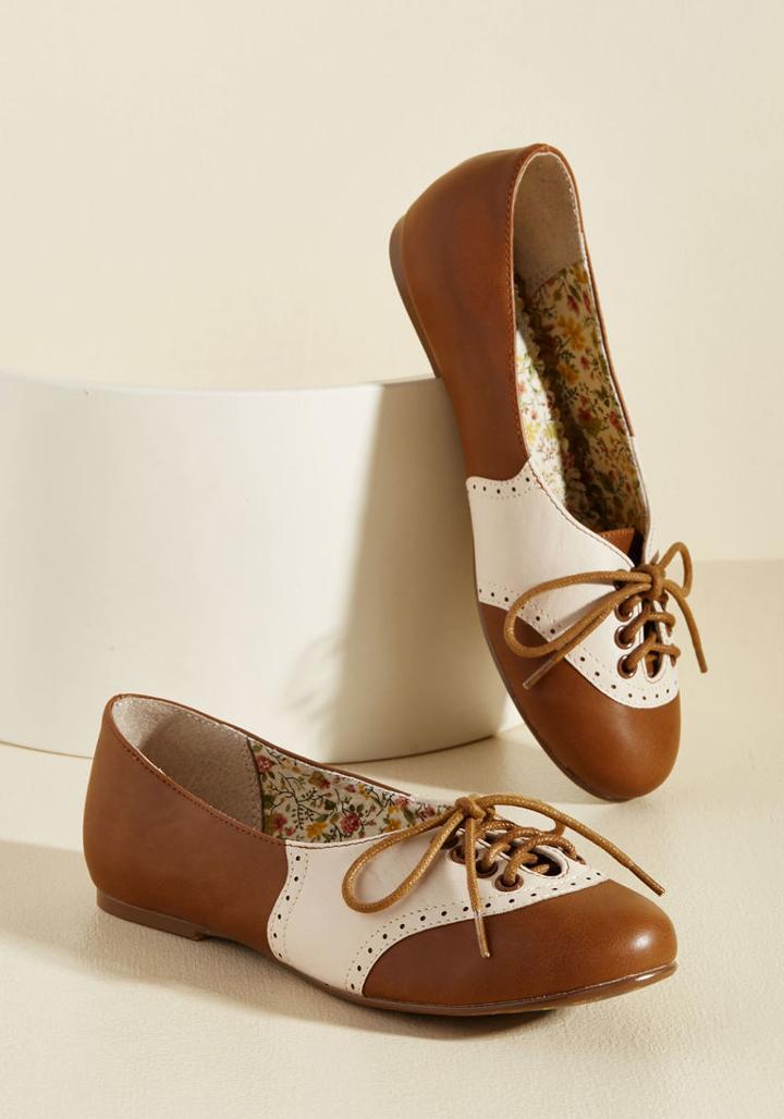 Bettiepage Study Buddies Oxford Flat In Caramel In 10