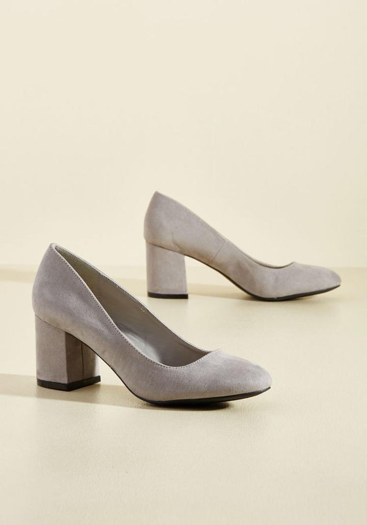 Modcloth Cue The Classics Block Heel In Stone