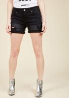  Pull The Rugged Out Shorts In Black In M