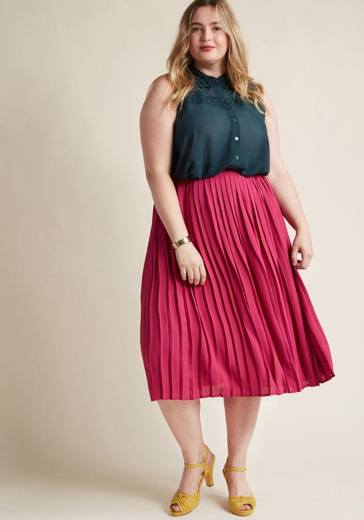 Modcloth Expect The Best Pleated Midi Skirt In Magenta In M