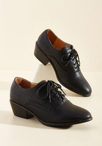  Engineer To The Mark Oxford Heel In Black In 5.5