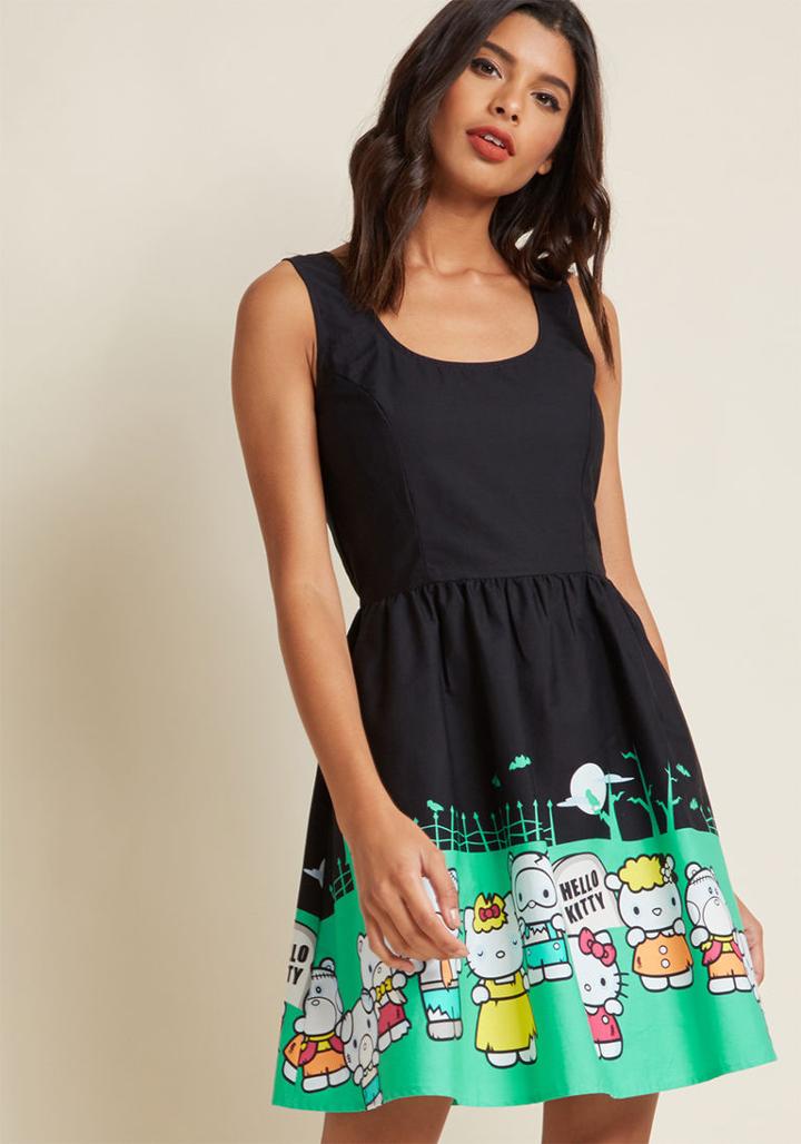 Retrolicious Attention-catcher A-line Dress In Haunted Hello Kitty In Xs