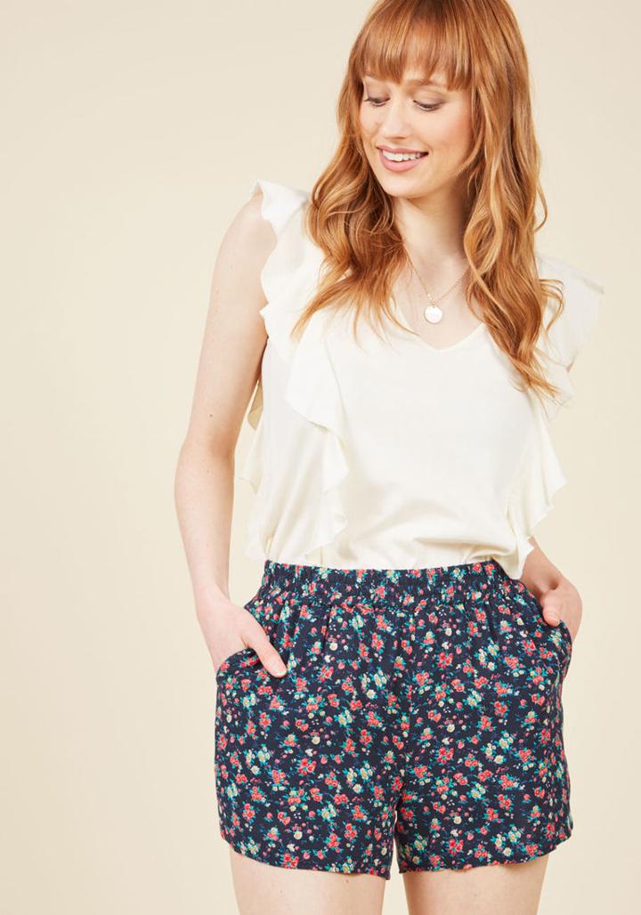  Exceedingly Pleasing Shorts In Navy Floral In 1x